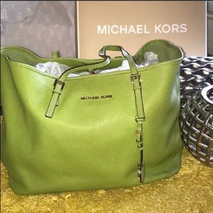 Michael Kors Tote Sz Large  11"L x 5"W x 9"H